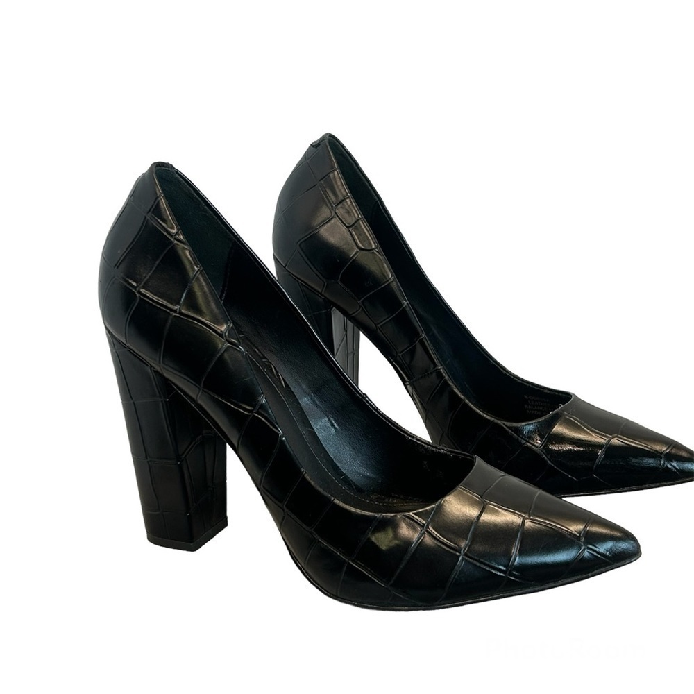 BRIAN Atwood black Croc embossed Chunky high heel pumps Sz 8